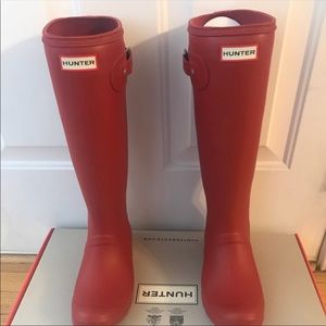 BRAND NEW Hunter Tall Matte Red Boots